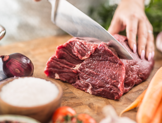 Мясо под прицелом: переработанные продукты и онкориск