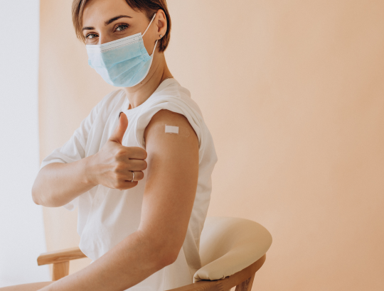 Ослабляет ли вакцина иммунитет? Разбираем популярный миф