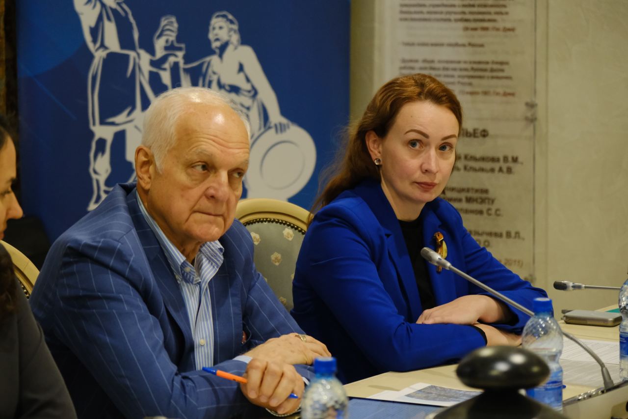 Круглый стол на тему «Интеграция науки, грантового финансирования и благотворительности для устойчивого развития здравоохранения»