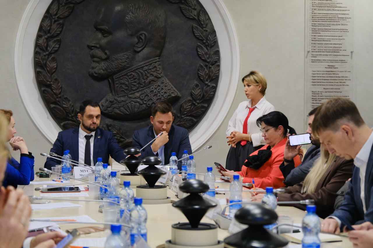 Круглый стол на тему «Интеграция науки, грантового финансирования и благотворительности для устойчивого развития здравоохранения»